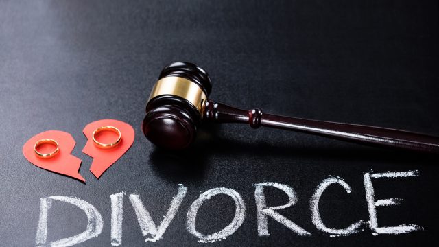 Tòa án giải quyết ly hôn tại Bình Gia