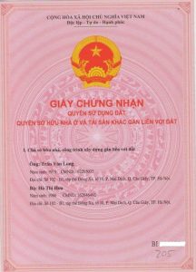 Thể hiện thông tin về người sử dụng đất, chủ sở hữu tài sản gắn liền với đất tại trang 1 của Giấy chứng nhận