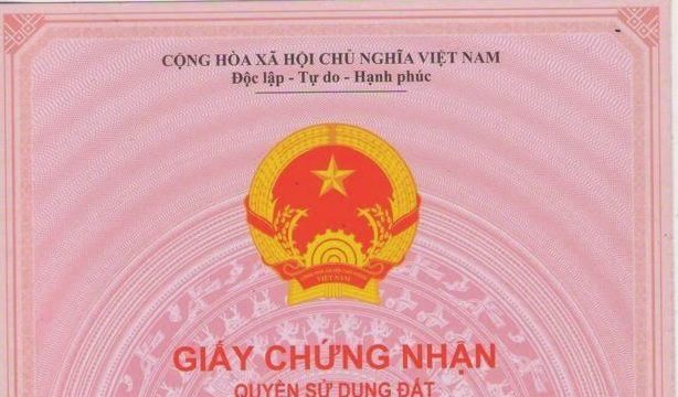 Thể hiện thông tin về người sử dụng đất, chủ sở hữu tài sản gắn liền với đất tại trang 1 của Giấy chứng nhận