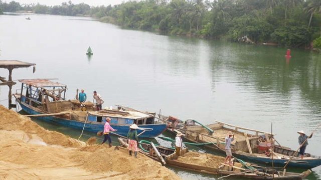 Khai thác cát trái phép dưới lòng sông sẽ bị xử lý như thế nào – Gọi 1900 6574