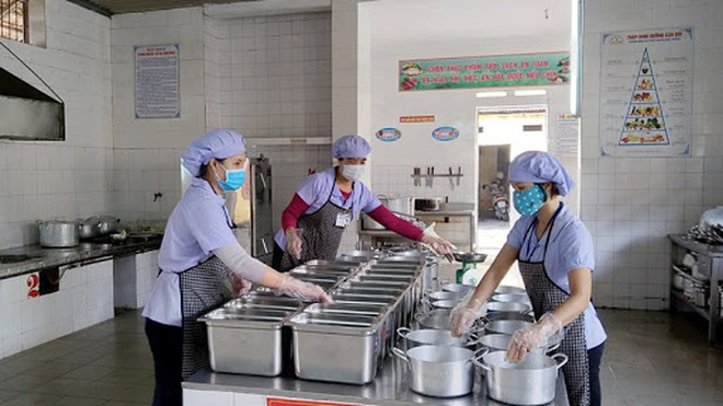 Thuế VAT khi kinh doanh dịch vụ nấu ăn bán trú cho học sinh