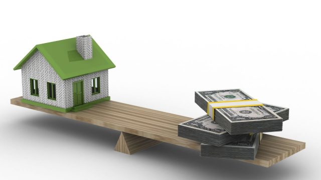 Bên thế chấp không trả được nợ thì bên nhận thế chấp quyền sử dụng đất có được đăng ký sang tên hay không?